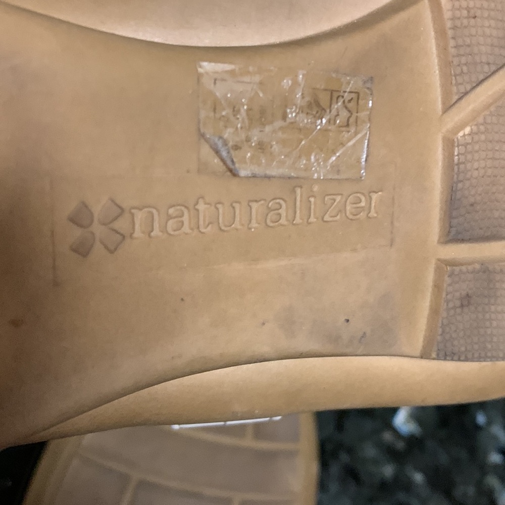 Naturalizer White Sandals size 10 - Picture 4 of 5
